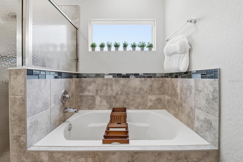 Active With Contract: $390,000 (4 beds, 3 baths, 2332 Square Feet)