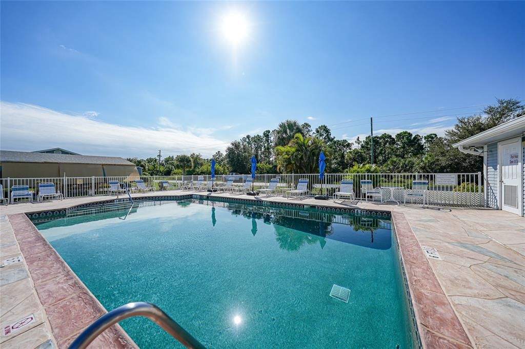 待售: $132,000 (2 贝兹, 2 浴室, 1070 平方英尺)