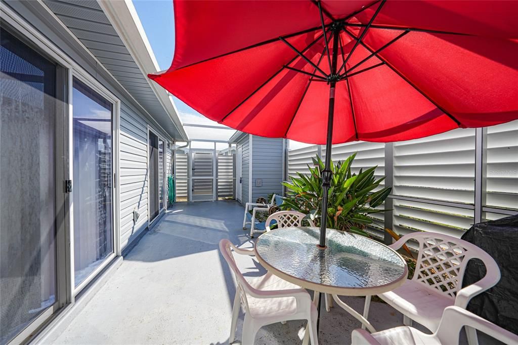 待售: $132,000 (2 贝兹, 2 浴室, 1070 平方英尺)