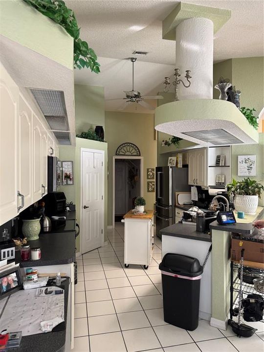 For Sale: $699,000 (3 beds, 2 baths, 2533 Square Feet)