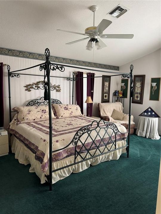 For Sale: $699,000 (3 beds, 2 baths, 2533 Square Feet)