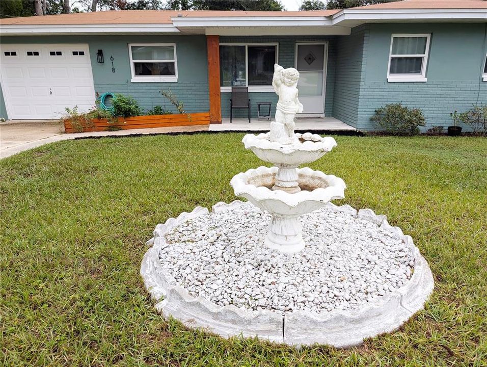 待售: $204,500 (2 贝兹, 1 浴室, 1153 平方英尺)