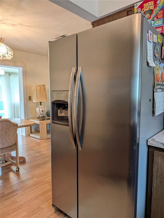 待售: $204,500 (2 贝兹, 1 浴室, 1153 平方英尺)