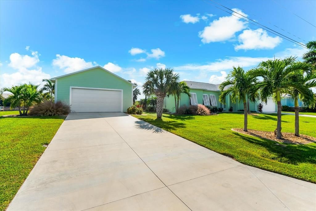 Active With Contract: $629,000 (3 beds, 2 baths, 2010 Square Feet)