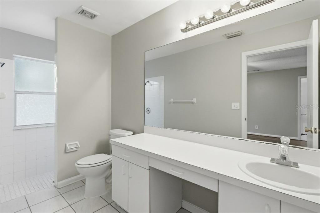 合同活跃: $499,900 (3 贝兹, 2 浴室, 1685 平方英尺)