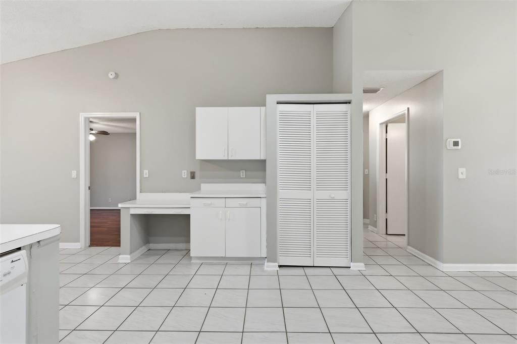 合同活跃: $499,900 (3 贝兹, 2 浴室, 1685 平方英尺)