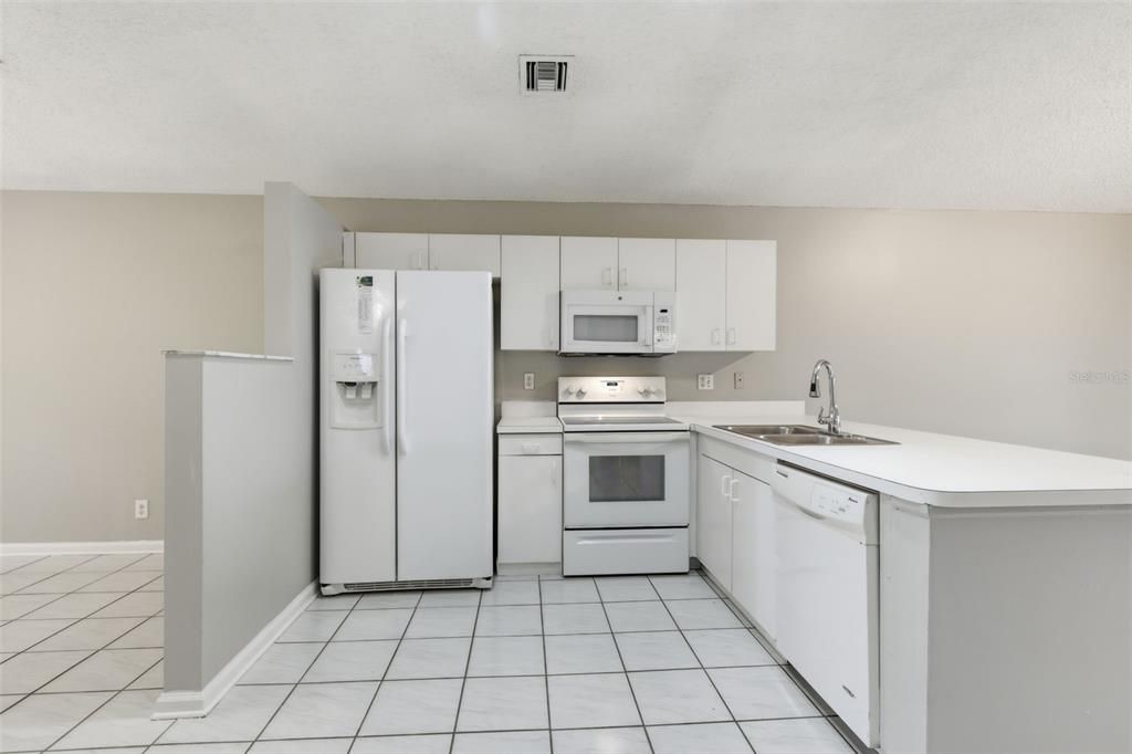 合同活跃: $499,900 (3 贝兹, 2 浴室, 1685 平方英尺)