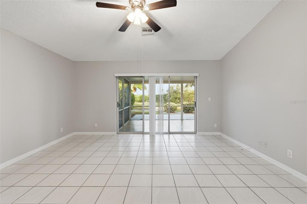 合同活跃: $499,900 (3 贝兹, 2 浴室, 1685 平方英尺)