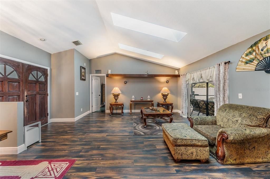 For Sale: $435,000 (4 beds, 2 baths, 2116 Square Feet)