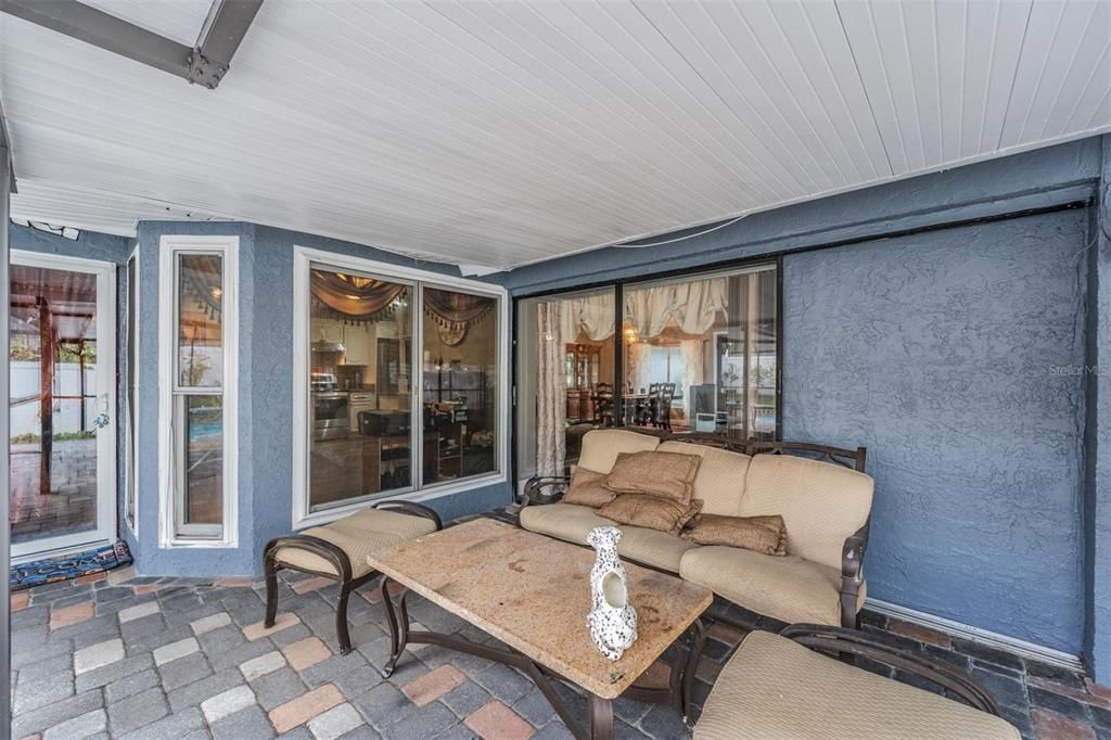 For Sale: $435,000 (4 beds, 2 baths, 2116 Square Feet)