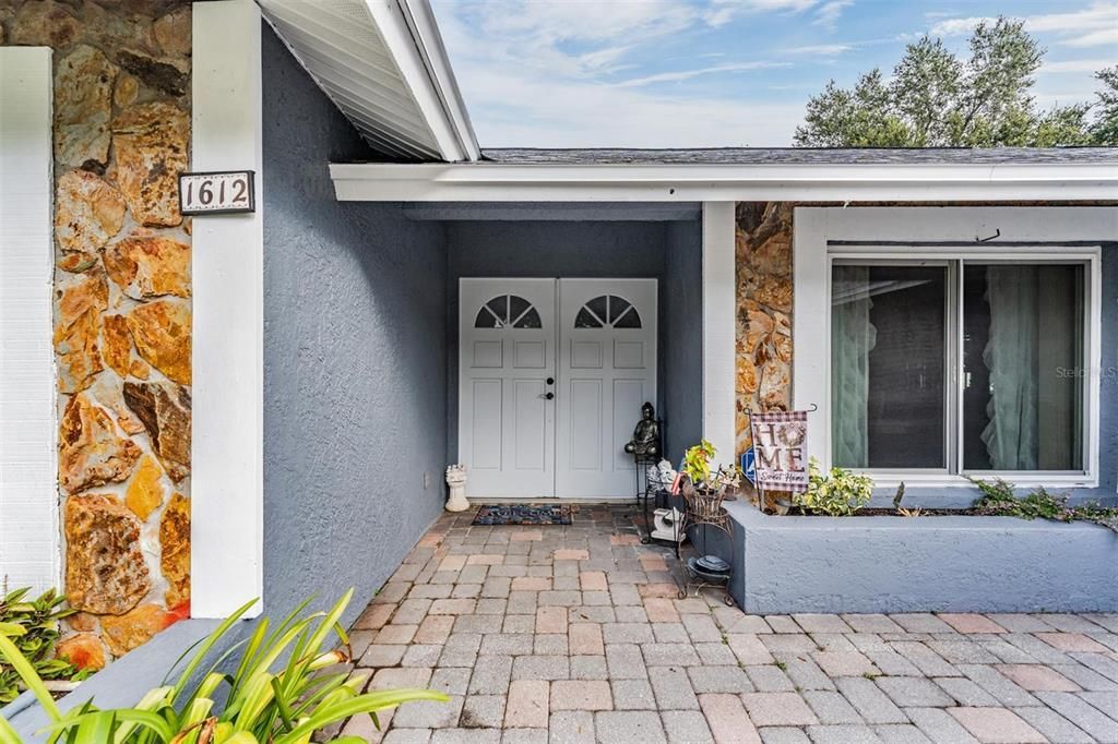 For Sale: $435,000 (4 beds, 2 baths, 2116 Square Feet)