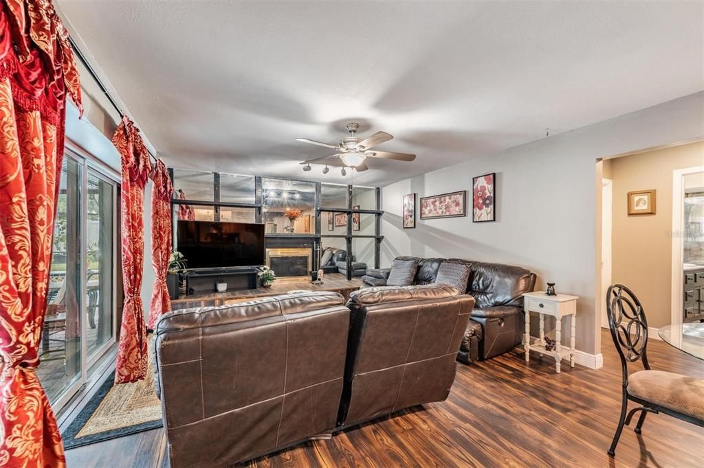 For Sale: $435,000 (4 beds, 2 baths, 2116 Square Feet)