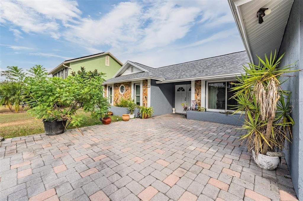 For Sale: $435,000 (4 beds, 2 baths, 2116 Square Feet)