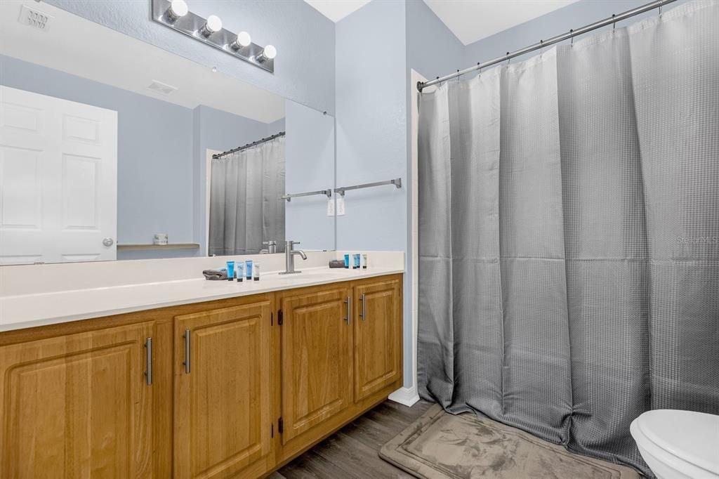 В аренду: $2,400 (4 спален, 3 ванн, 1470 Квадратных фут)