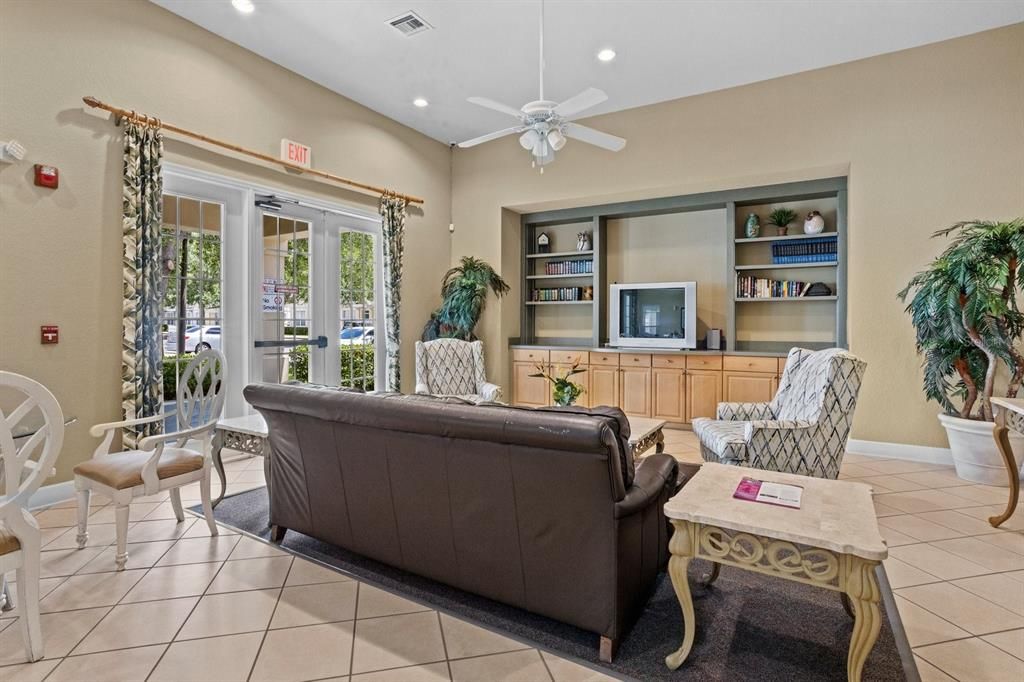 В аренду: $2,400 (4 спален, 3 ванн, 1470 Квадратных фут)