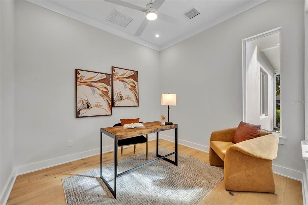 Activo con contrato: $2,400,000 (4 camas, 4 baños, 3570 Pies cuadrados)