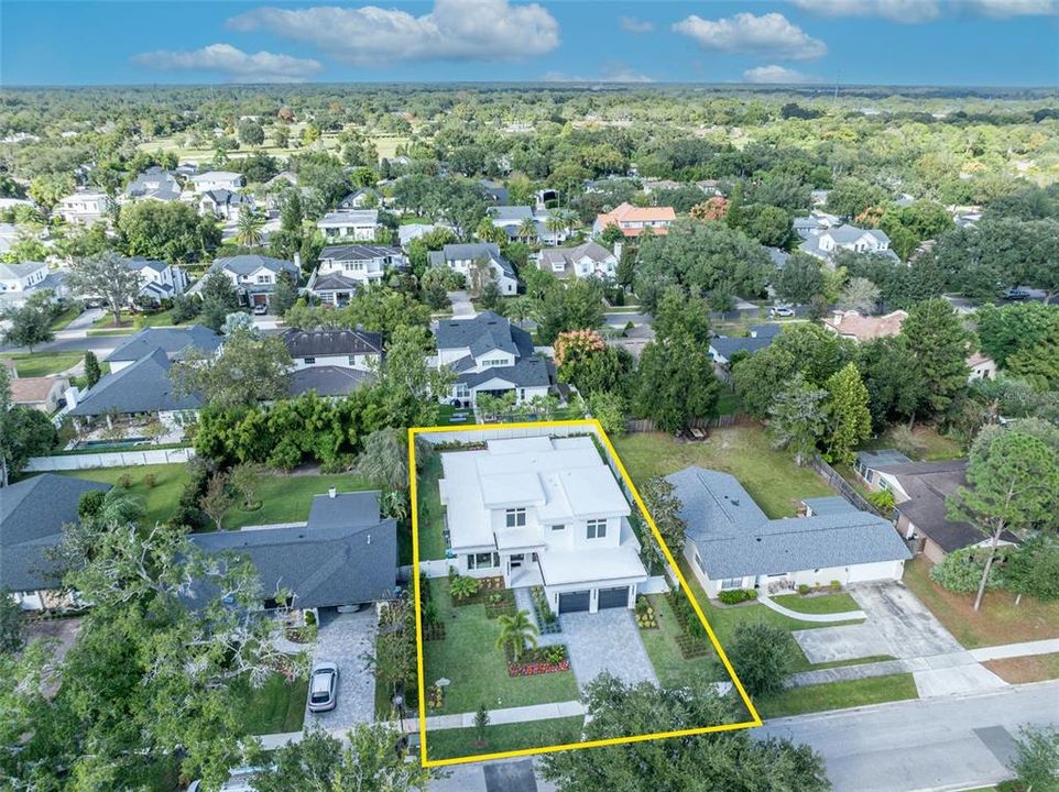 Activo con contrato: $2,400,000 (4 camas, 4 baños, 3570 Pies cuadrados)