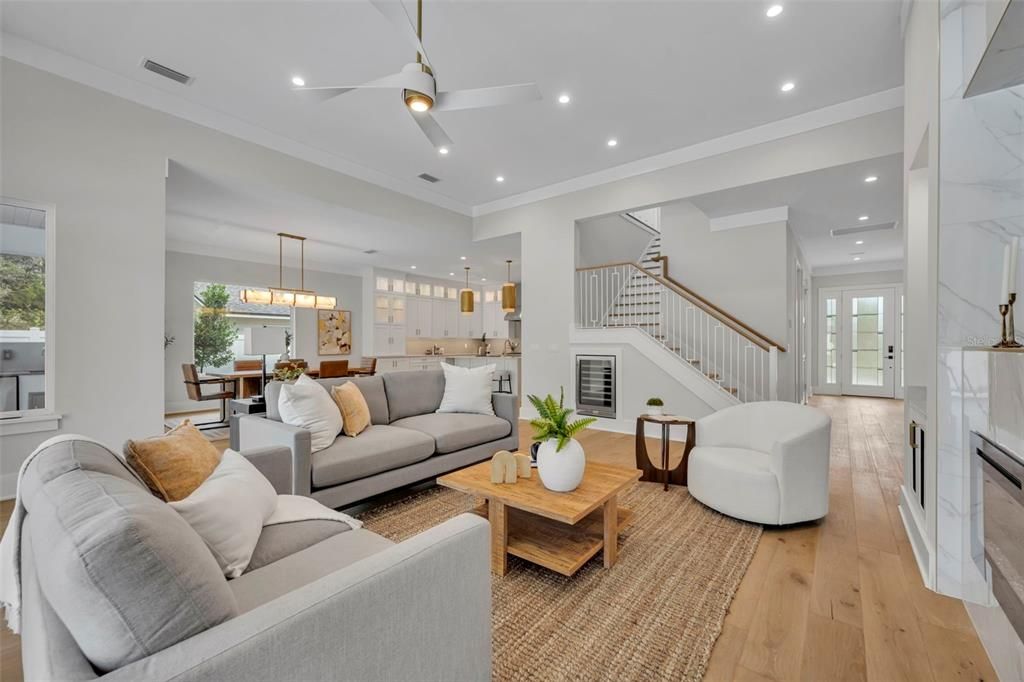 Activo con contrato: $2,400,000 (4 camas, 4 baños, 3570 Pies cuadrados)