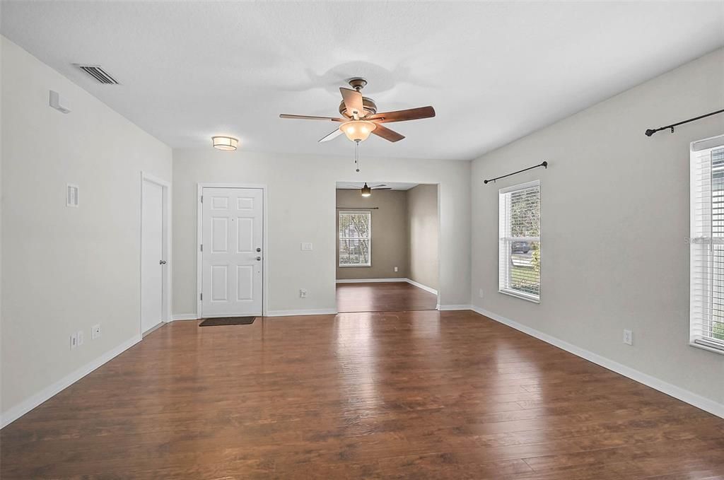 For Sale: $339,900 (3 beds, 2 baths, 1767 Square Feet)