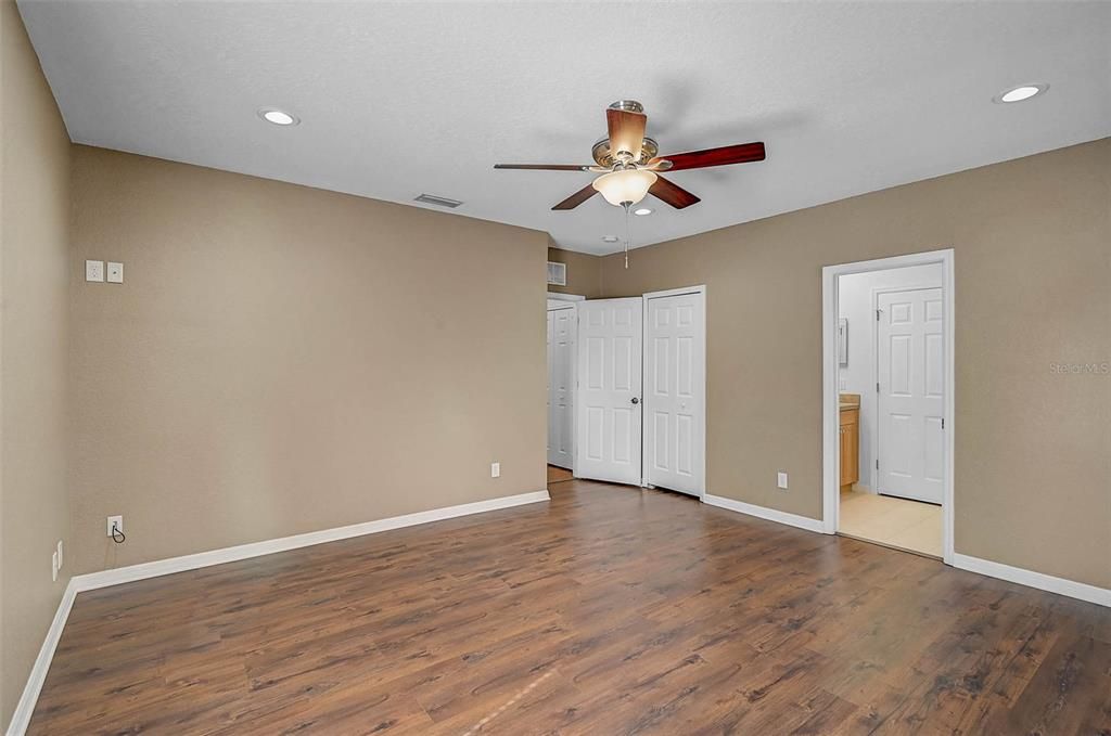 For Sale: $339,900 (3 beds, 2 baths, 1767 Square Feet)
