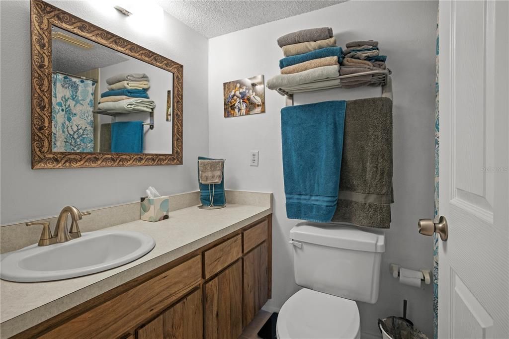 待售: $114,000 (2 贝兹, 2 浴室, 1032 平方英尺)