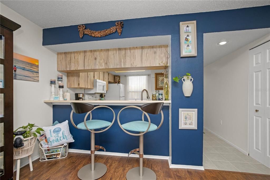 待售: $114,000 (2 贝兹, 2 浴室, 1032 平方英尺)