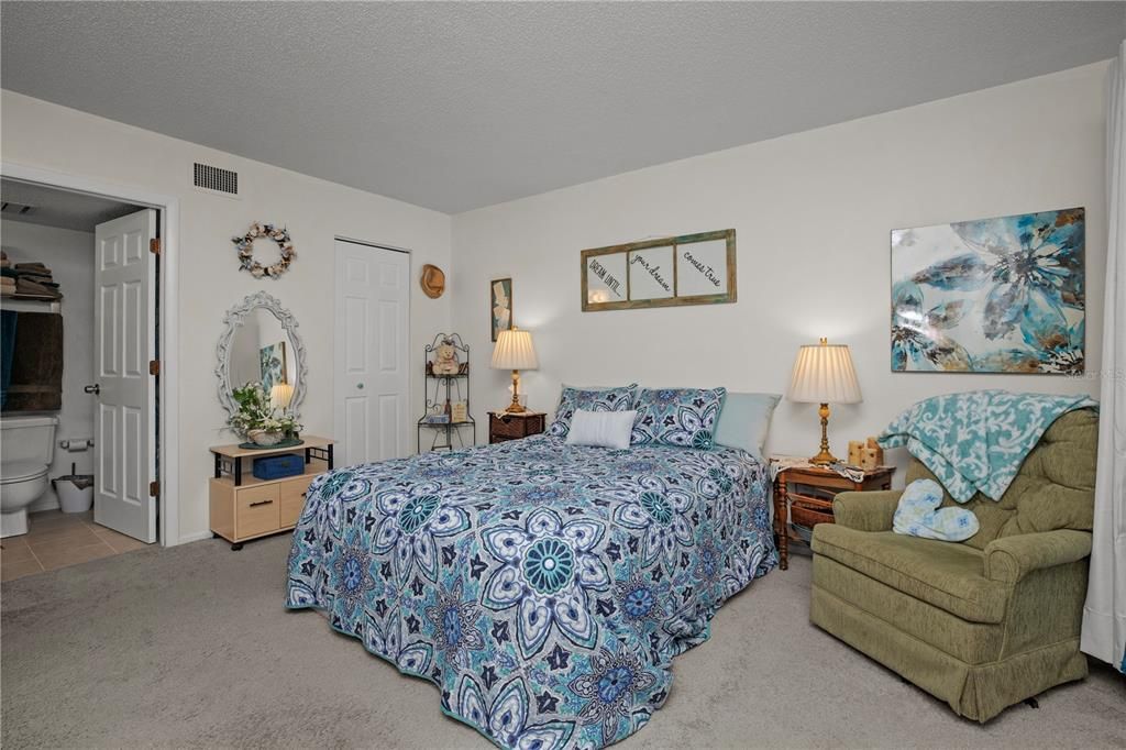 待售: $114,000 (2 贝兹, 2 浴室, 1032 平方英尺)