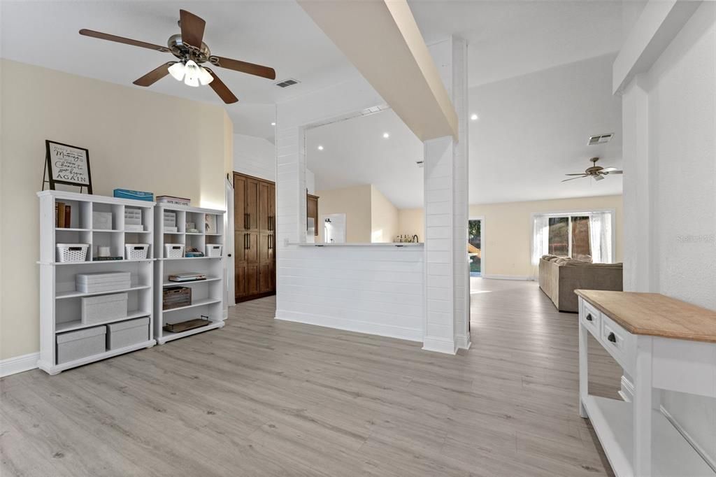 待售: $355,000 (3 贝兹, 2 浴室, 1978 平方英尺)