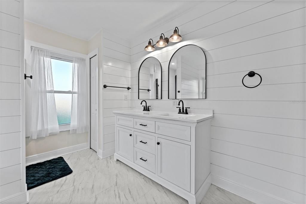 待售: $355,000 (3 贝兹, 2 浴室, 1978 平方英尺)