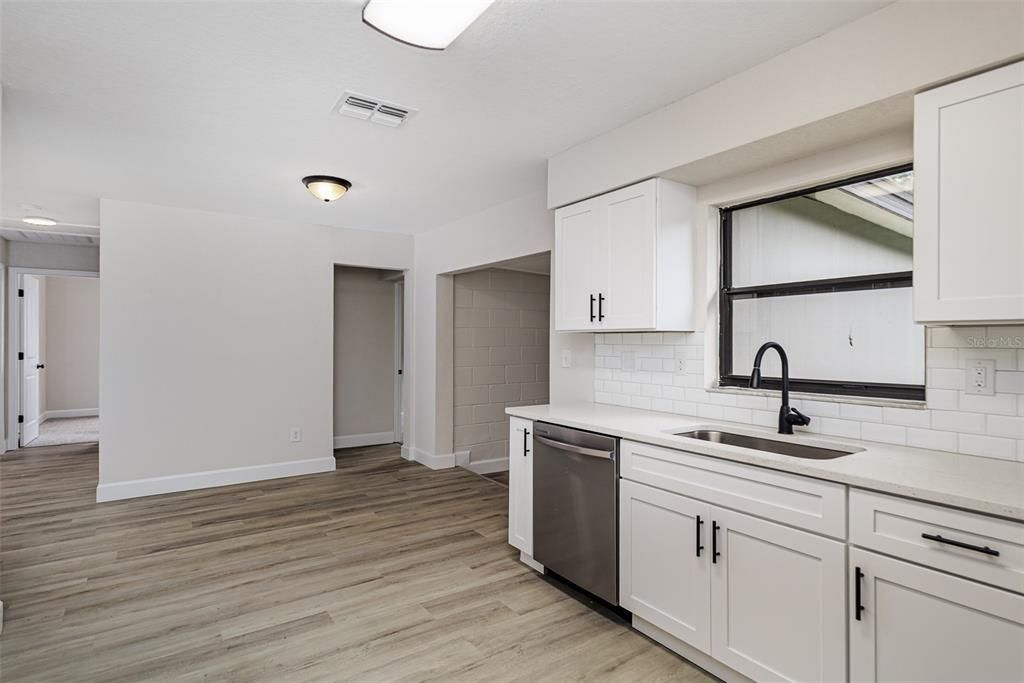 For Sale: $289,950 (3 beds, 2 baths, 1360 Square Feet)