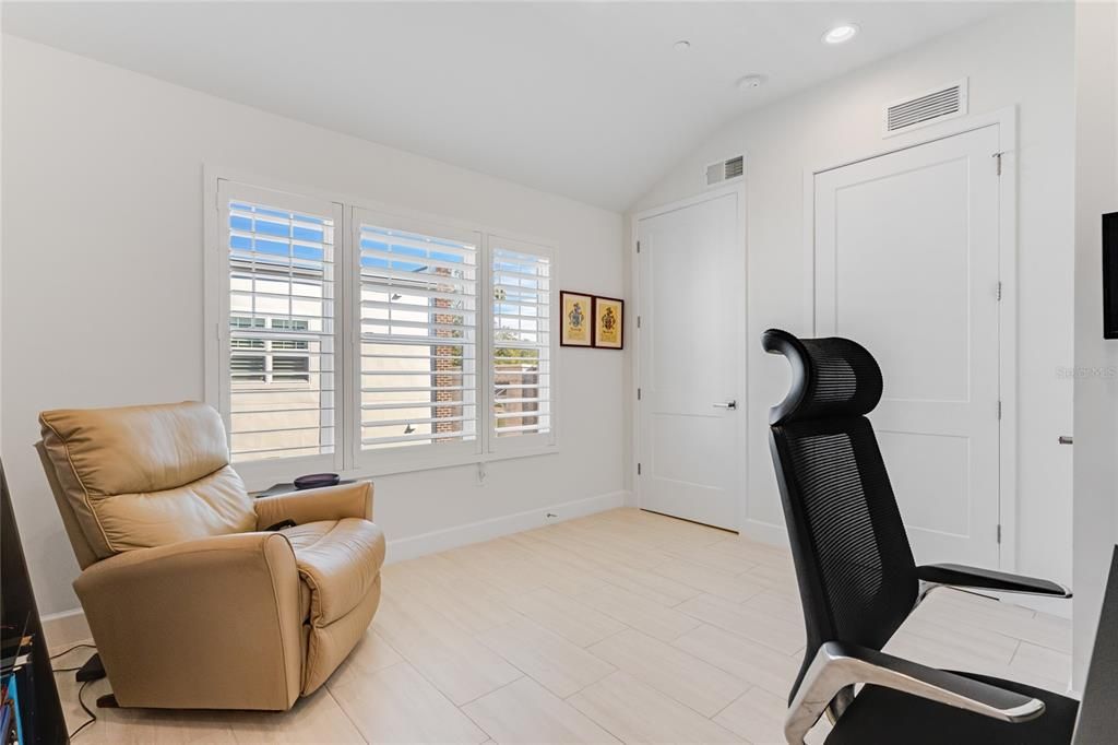 For Sale: $1,289,000 (3 beds, 3 baths, 2938 Square Feet)