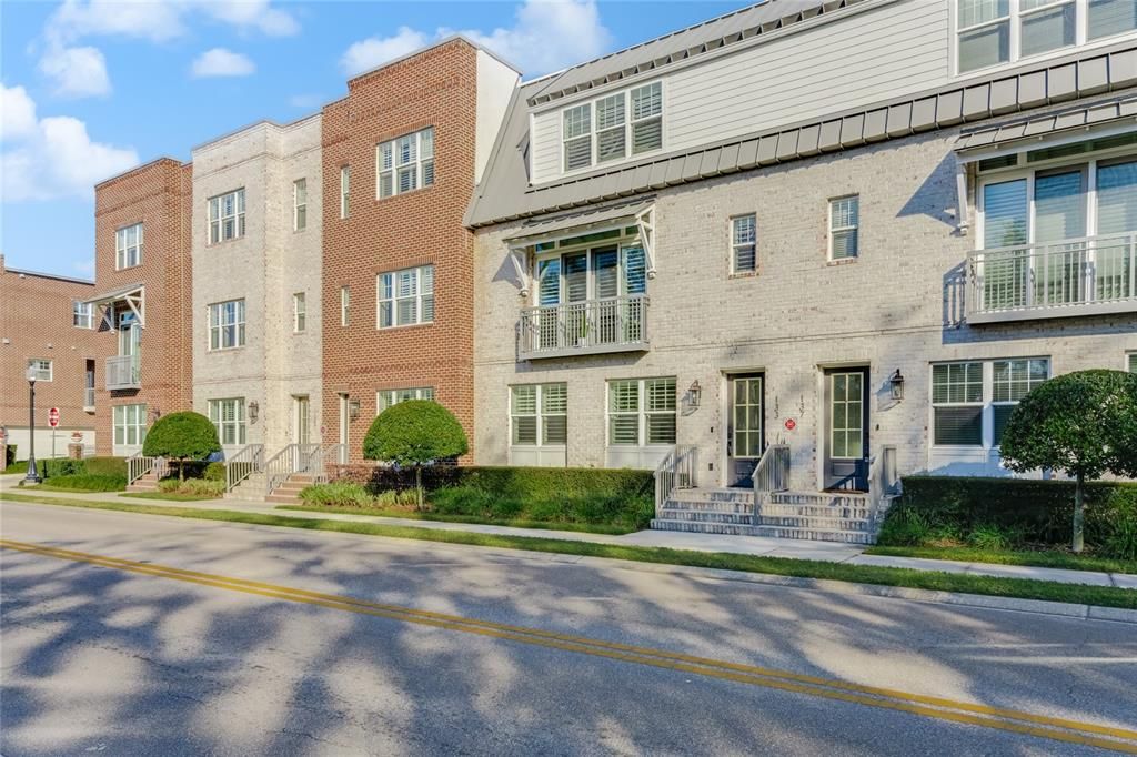 For Sale: $1,289,000 (3 beds, 3 baths, 2938 Square Feet)