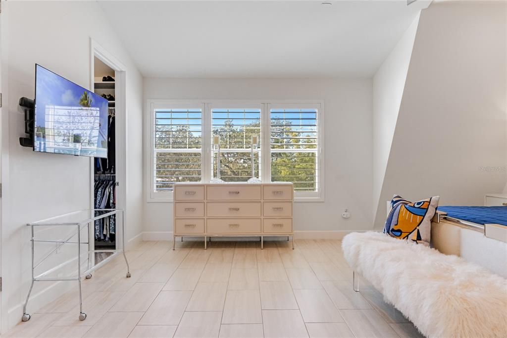 For Sale: $1,289,000 (3 beds, 3 baths, 2938 Square Feet)