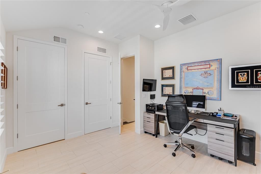 For Sale: $1,289,000 (3 beds, 3 baths, 2938 Square Feet)