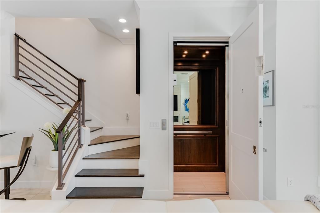 For Sale: $1,289,000 (3 beds, 3 baths, 2938 Square Feet)