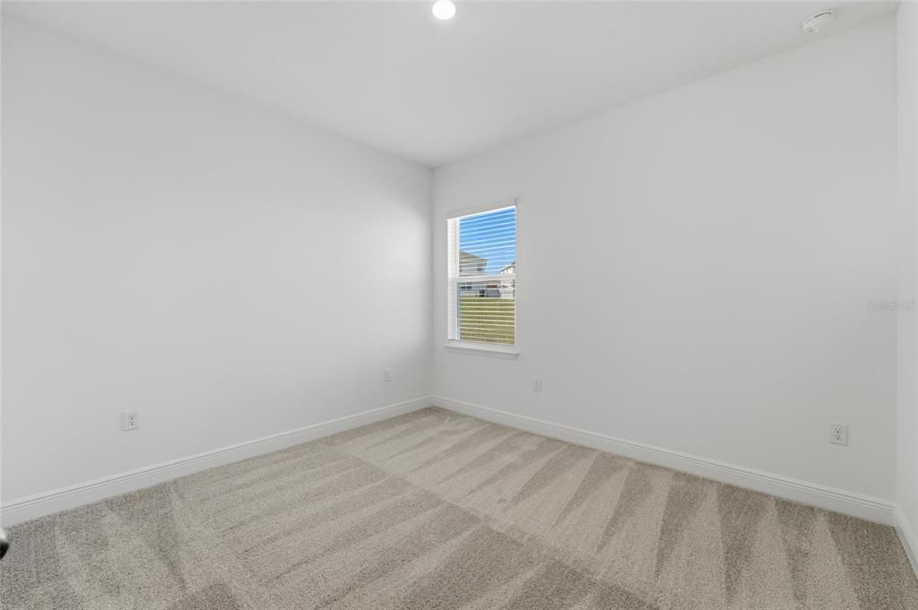 For Rent: $3,100 (4 beds, 2 baths, 1956 Square Feet)