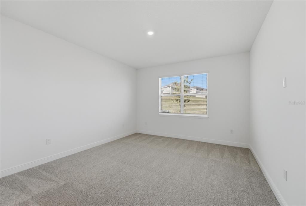 For Rent: $3,100 (4 beds, 2 baths, 1956 Square Feet)