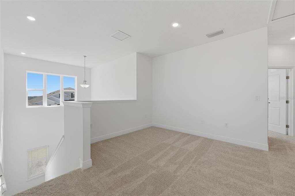 For Rent: $3,100 (4 beds, 2 baths, 1956 Square Feet)