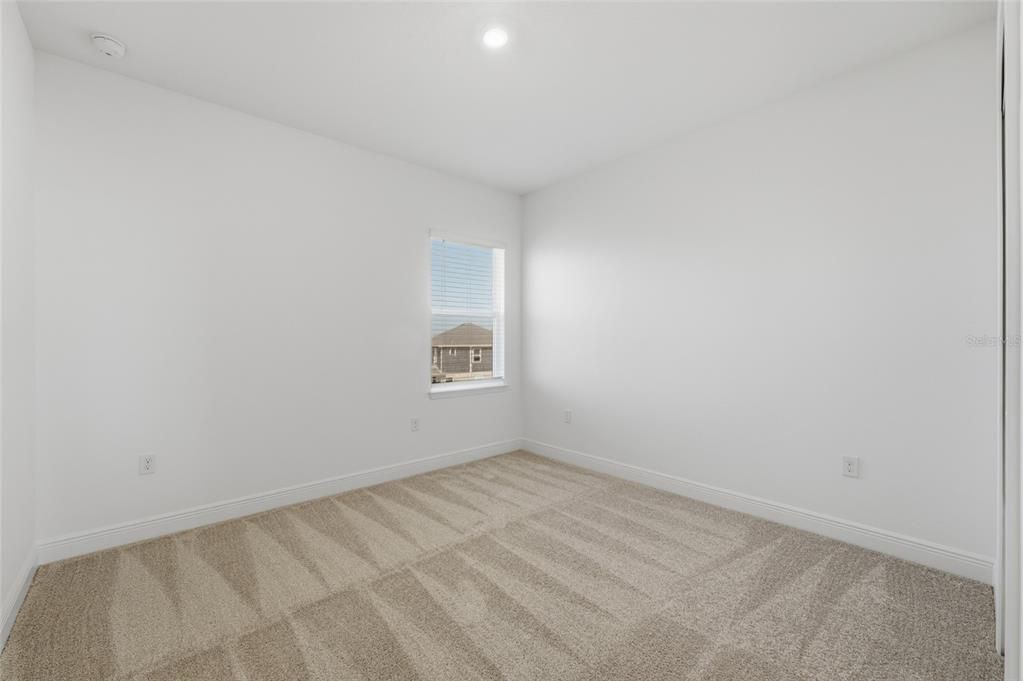 For Rent: $3,100 (4 beds, 2 baths, 1956 Square Feet)