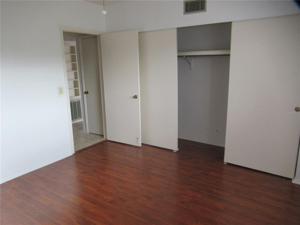 出租: $1,700 (2 贝兹, 2 浴室, 1400 平方英尺)