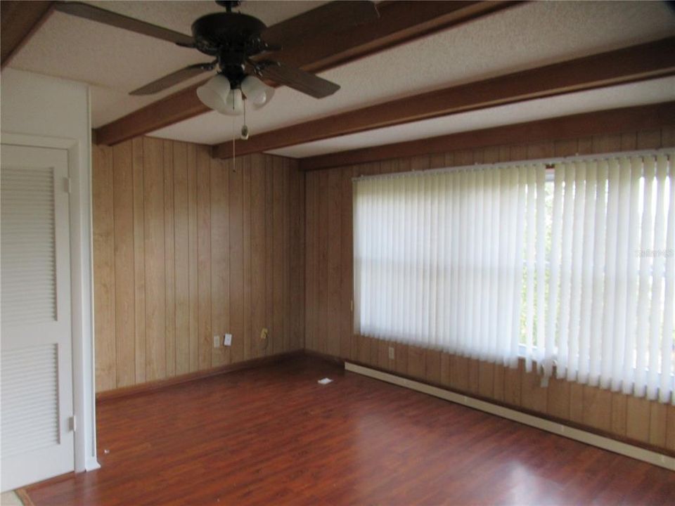 出租: $1,700 (2 贝兹, 2 浴室, 1400 平方英尺)