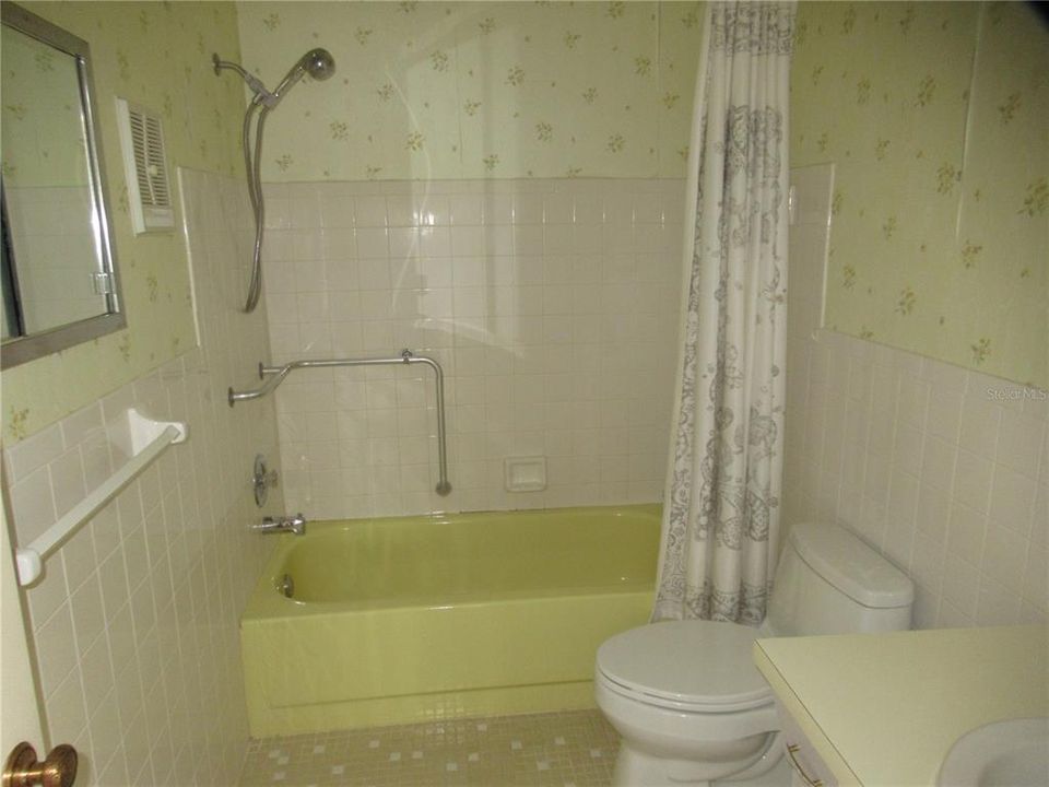 出租: $1,700 (2 贝兹, 2 浴室, 1400 平方英尺)