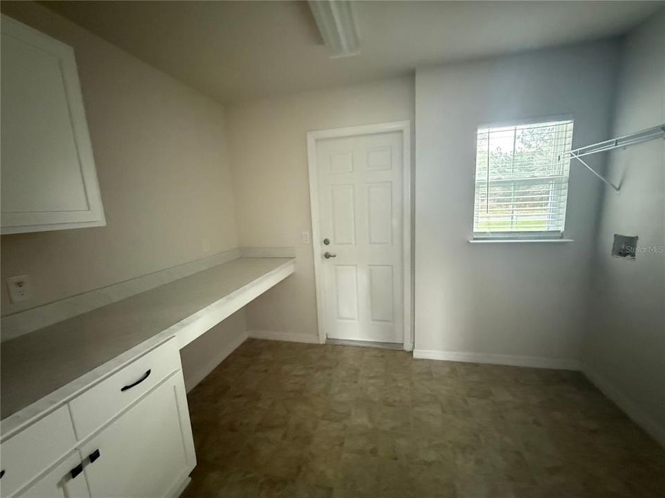 For Rent: $1,650 (3 beds, 2 baths, 1660 Square Feet)