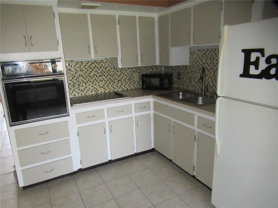 For Rent: $1,650 (2 beds, 2 baths, 1100 Square Feet)