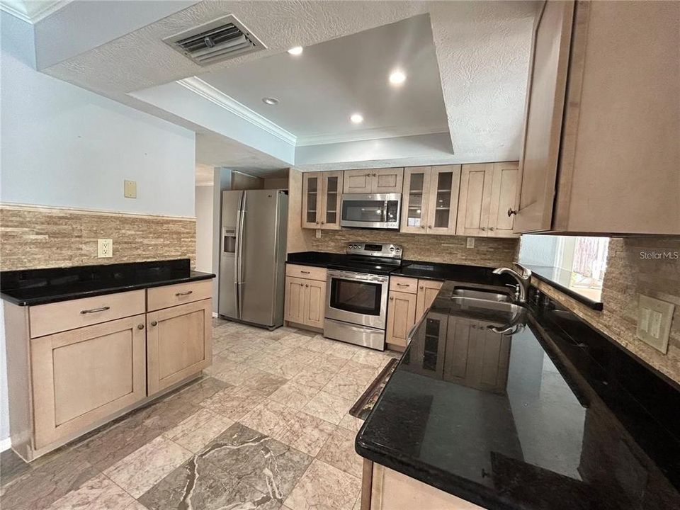 Active With Contract: $430,000 (4 beds, 2 baths, 2410 Square Feet)