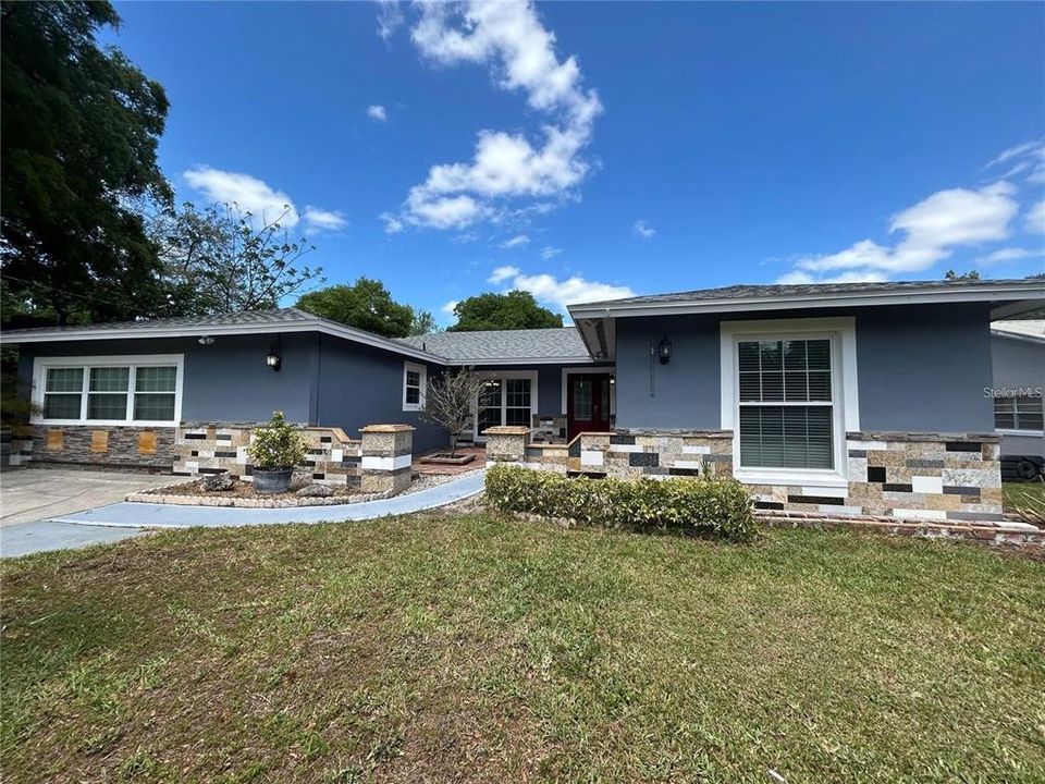 Active With Contract: $430,000 (4 beds, 2 baths, 2410 Square Feet)