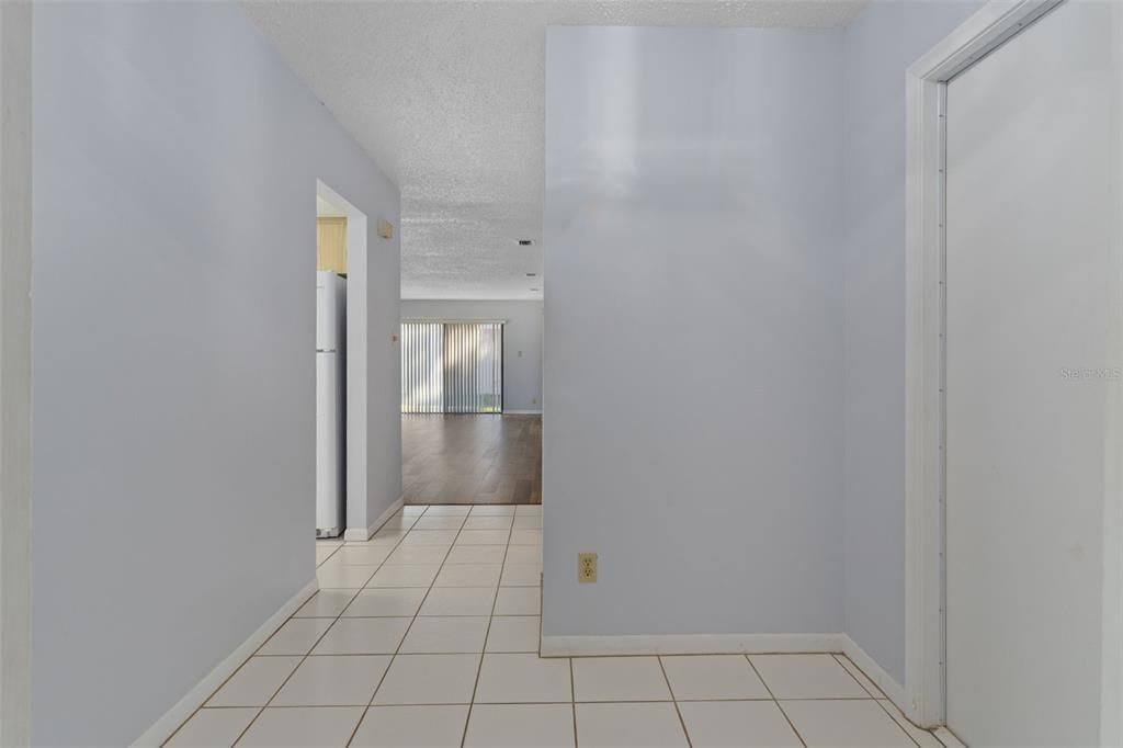 На продажу: $195,000 (2 спален, 2 ванн, 1106 Квадратных фут)