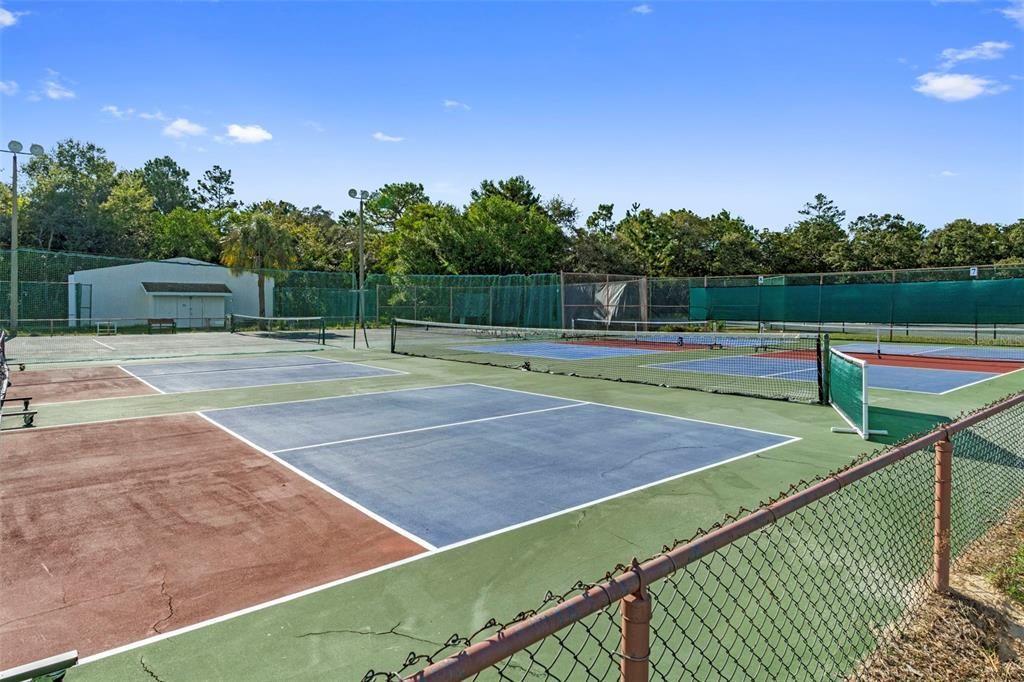 На продажу: $195,000 (2 спален, 2 ванн, 1106 Квадратных фут)