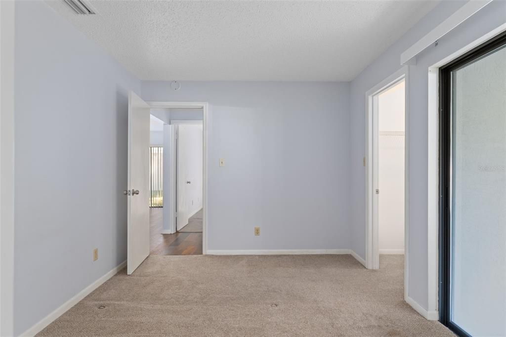 На продажу: $195,000 (2 спален, 2 ванн, 1106 Квадратных фут)