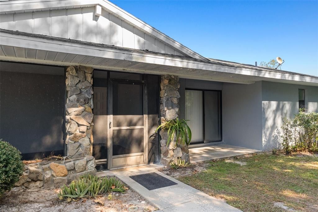 На продажу: $195,000 (2 спален, 2 ванн, 1106 Квадратных фут)